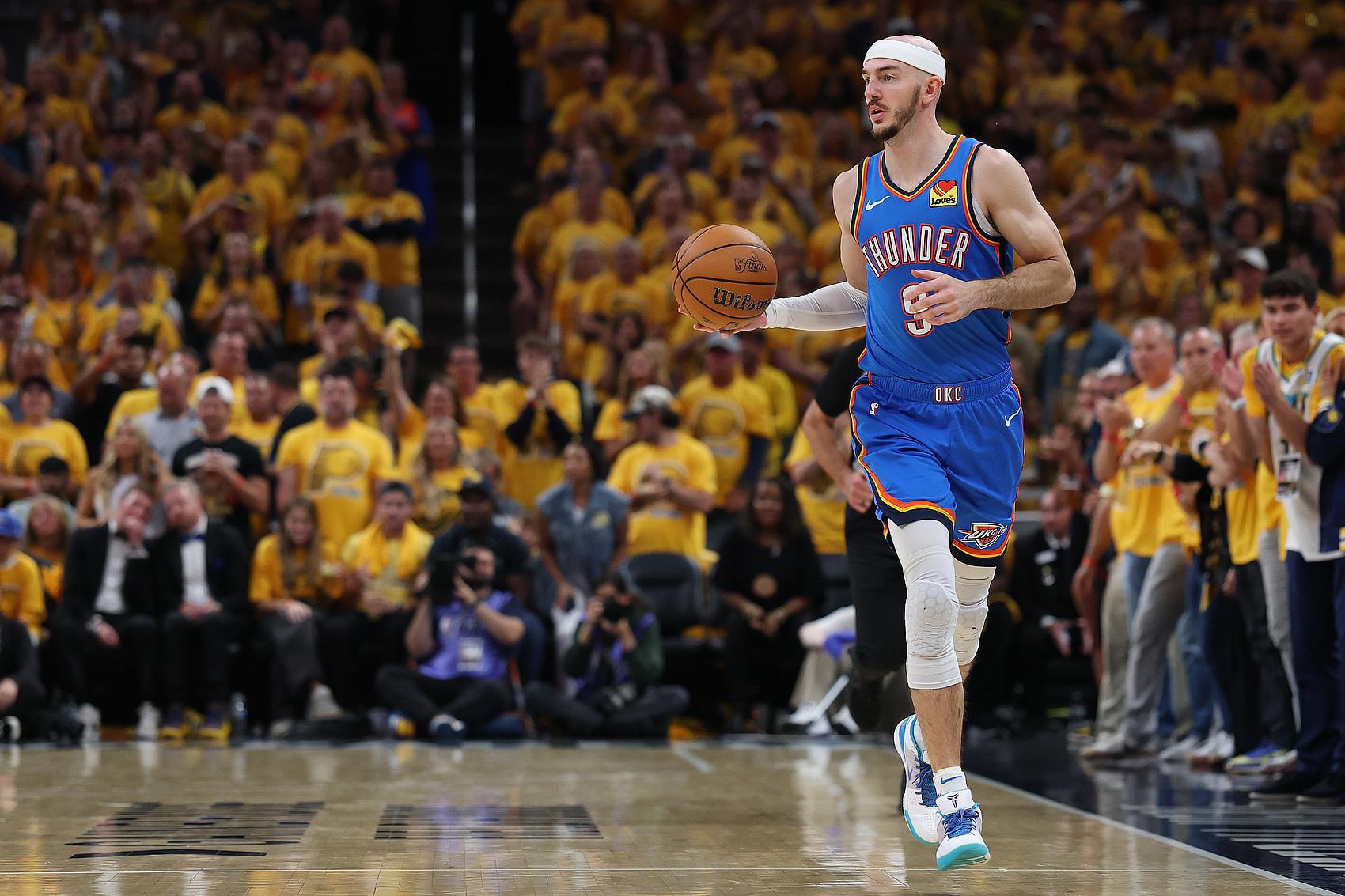 亚历山大:卡鲁索能夺冠绝非偶然 想赢球必须拥有他这样的球员