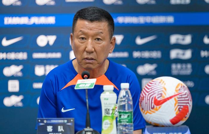 2分钟吃红+停赛5场！中足联官宣重磅罚单，泰山中场辱骂裁判被罚