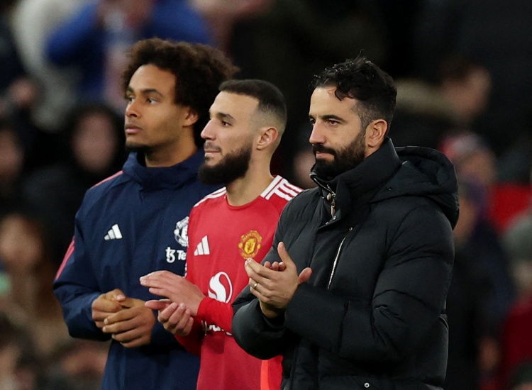 manbetx万博官网-小吧译言家|阿莫林专访:想在曼联干满20年 按照标准干就完事了