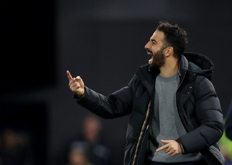 manbetx万博官网-小吧译言家|阿莫林专访:想在曼联干满20年 按照标准干就完事了