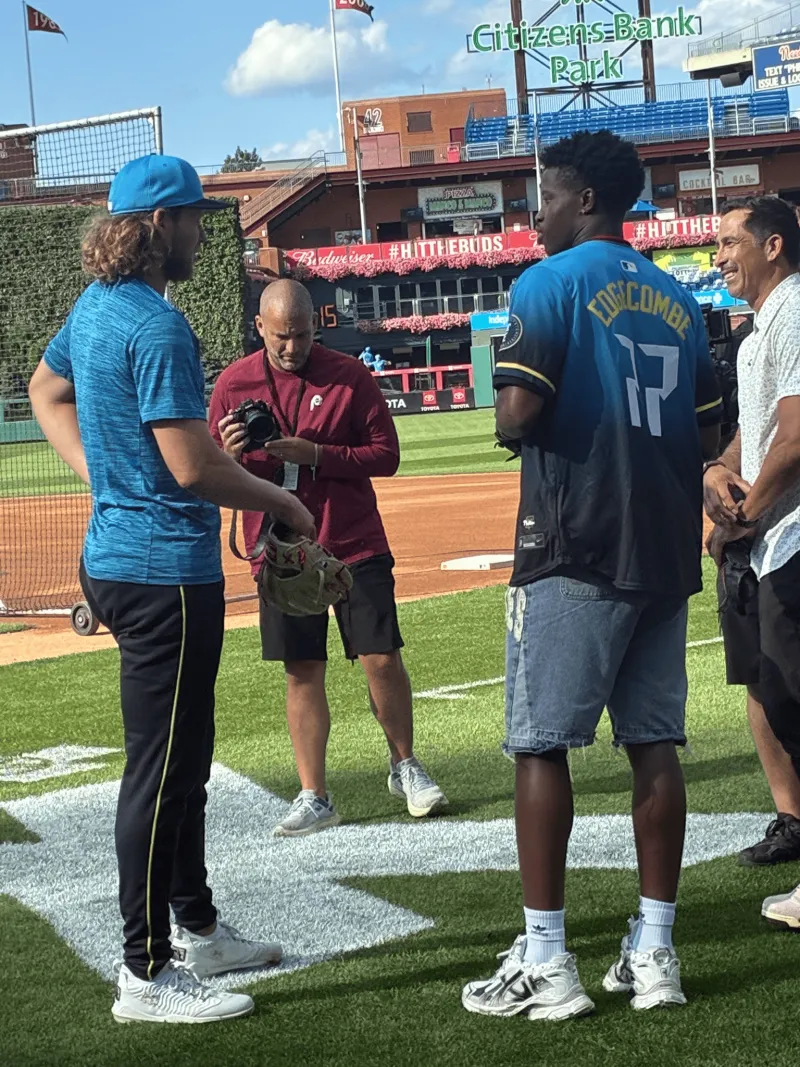 manbetx万博体育-探花秀VJ-埃奇科姆费城之声采访：期待与马克西麦凯恩共成长