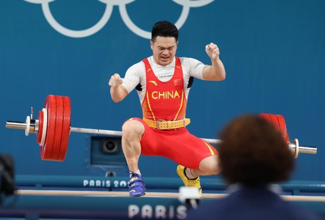 中国举重队6人拿下5金 女子优势明显男子暴露危机